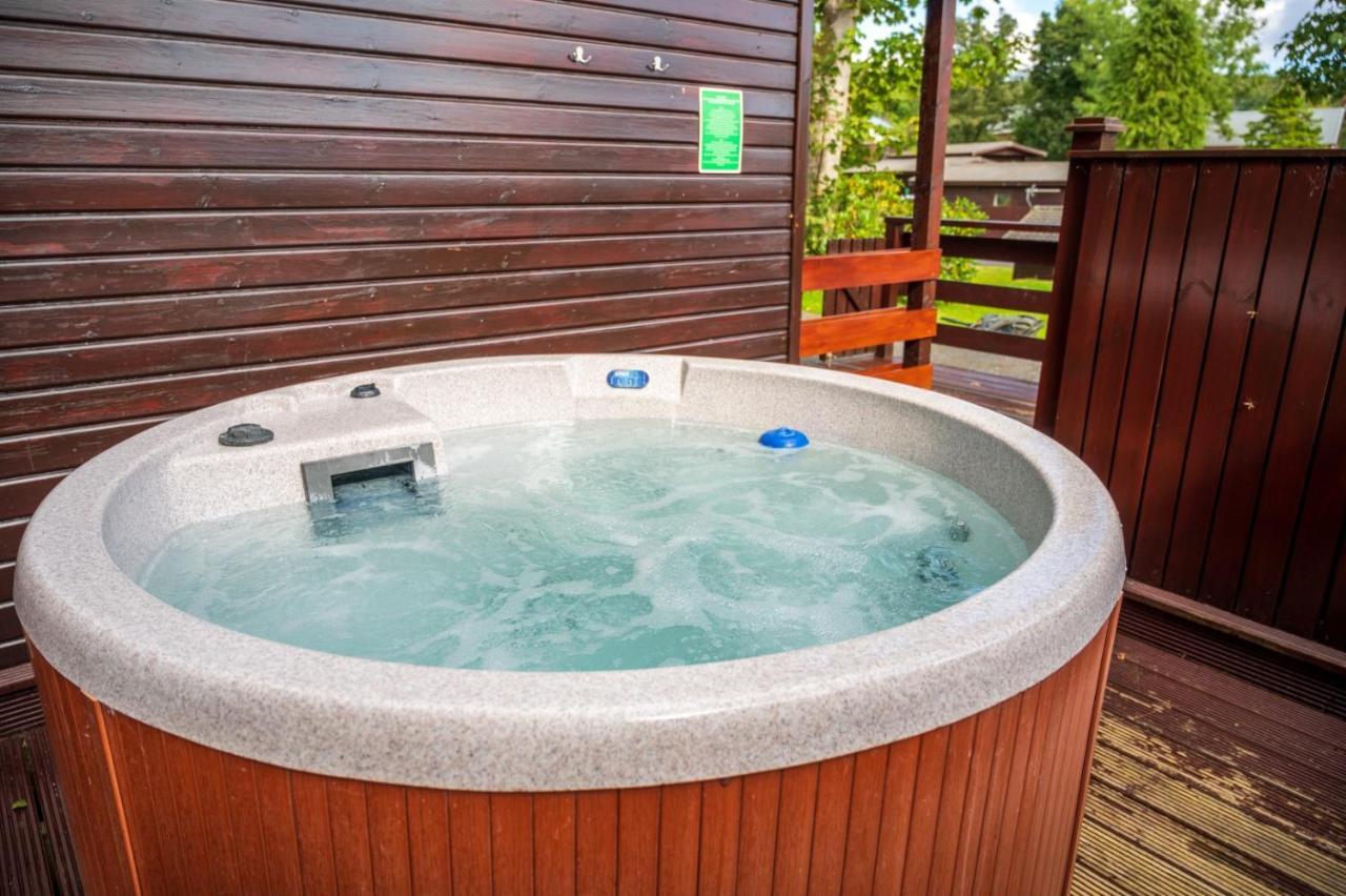 Birch Lodge 13 With Hot Tub Newton Stewart Eksteriør bilde